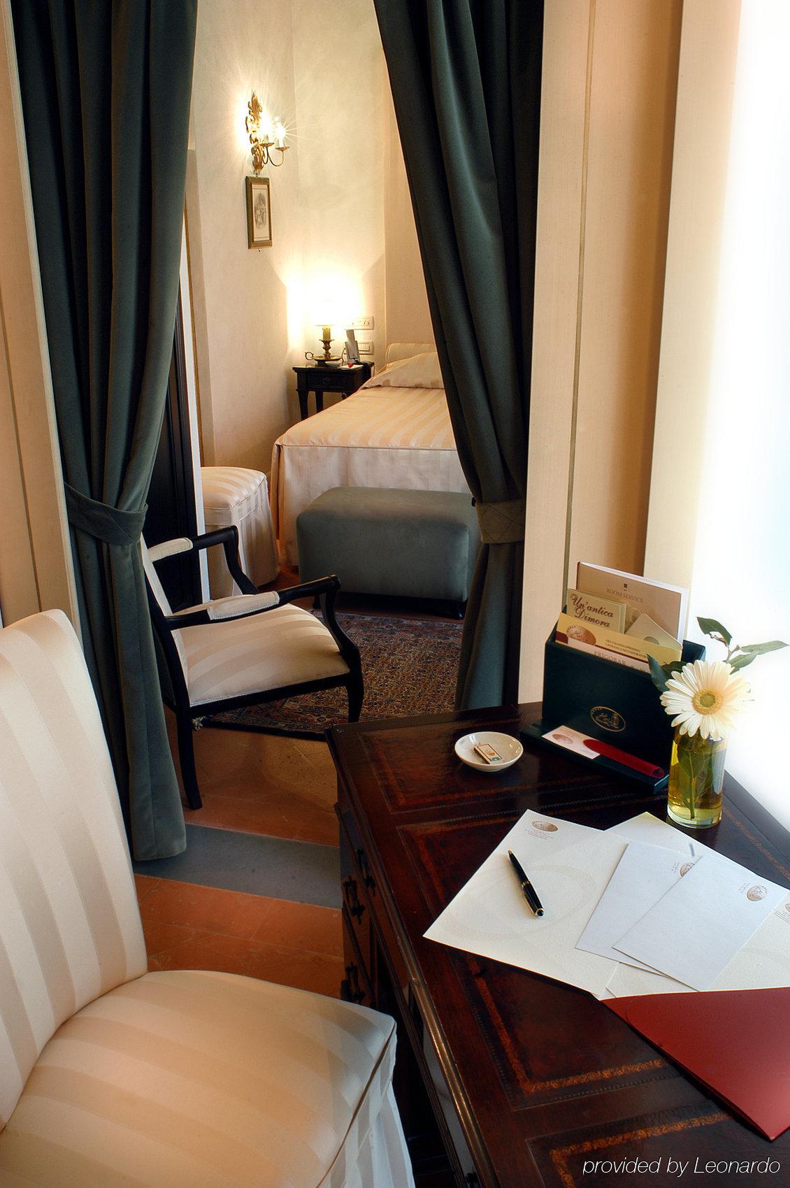 Hotel Relais Dell'Orologio Pisa Habitación foto